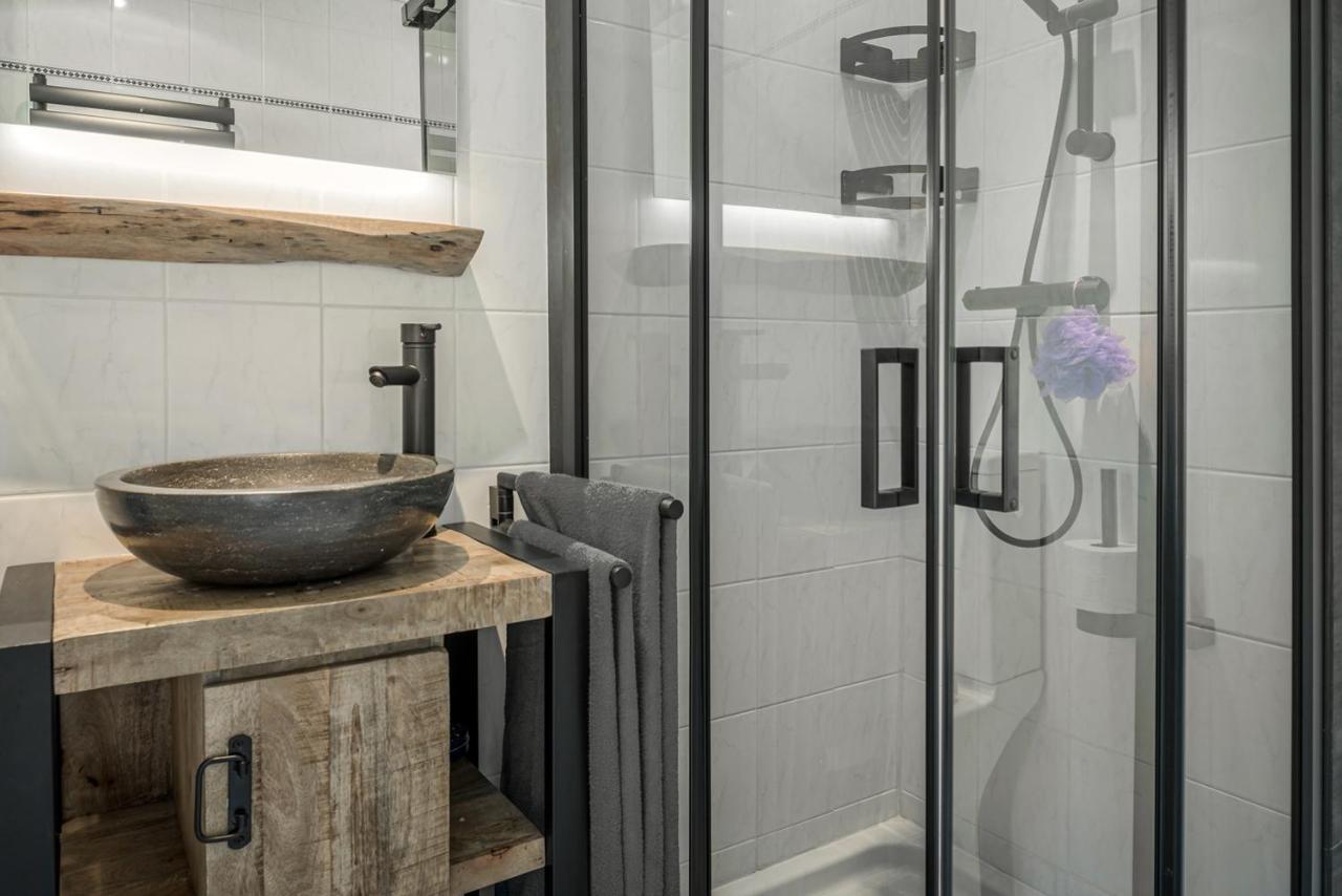 Vakantiewoning Met Serre En Airconditioning Tzummarum Exterior foto