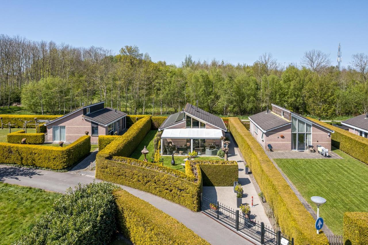 Vakantiewoning Met Serre En Airconditioning Tzummarum Exterior foto